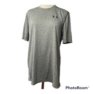 UNDER Armor Heatgear mens small loose tee shirt